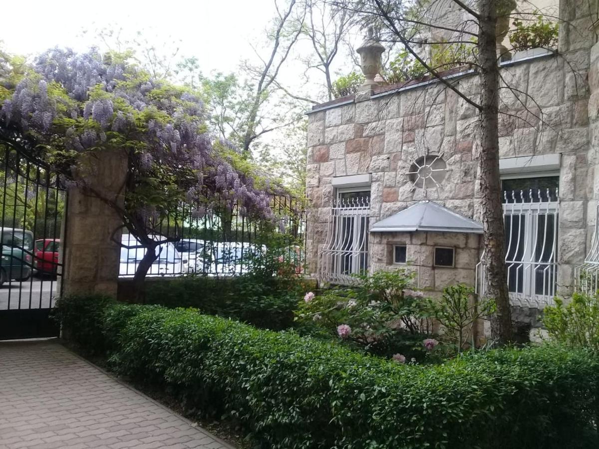 Modern Parkside Garden View Apartment Budapest Bagian luar foto